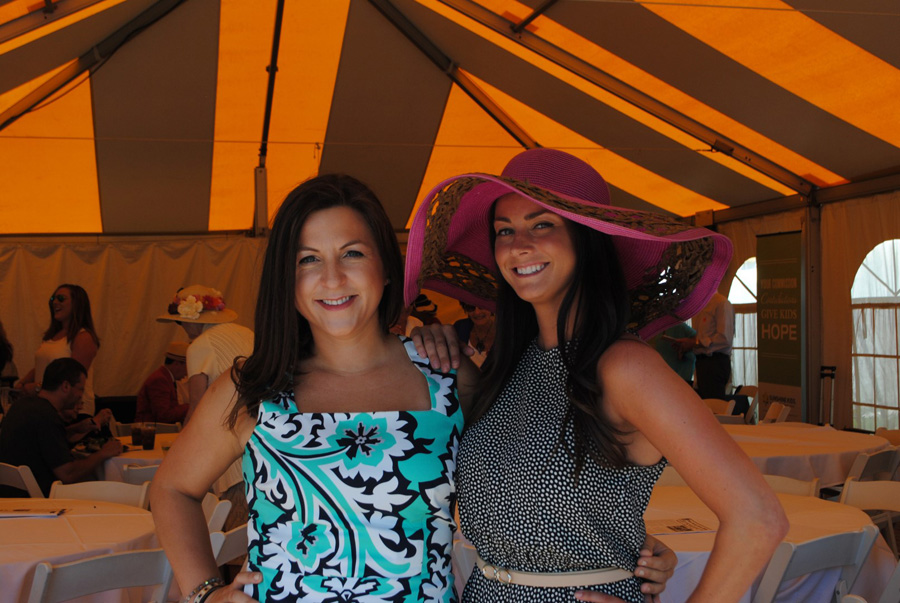 Agnes-Osuchowska-and-Caitlyn-Terrell