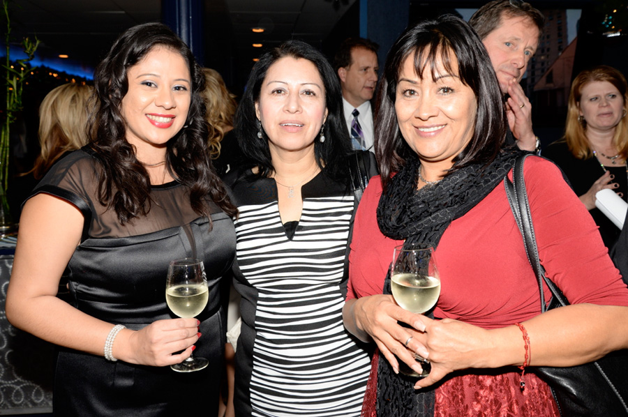 GABRIELA-FLORES-GLORIA-FLORES-TANIA-DERAS.jpg