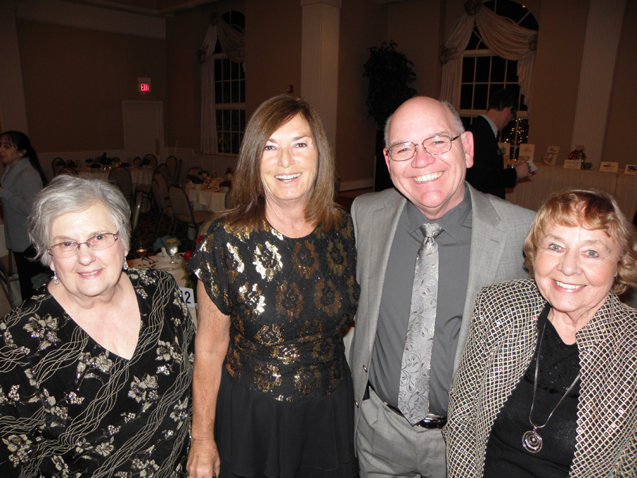 Mary-Jean-Moen-Paula-Dulli-Doug-Krause-Peggy-Feichten-Beiner.jpg