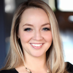 Kinga-Sandor-Headshot-coldwell-banker-lincoln-park
