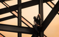 construction-worker-high-rise-building-builders