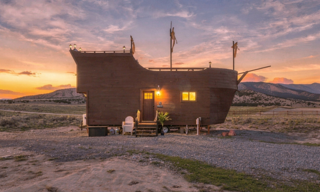 Utah pirate ship property - Chicago Agent Magazine Real Estrange