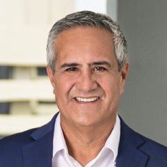 Raul J “RJ” Hernandez