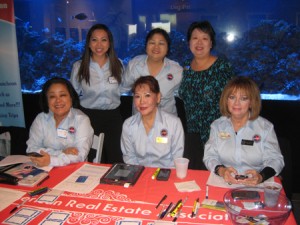 Lisa-Tam-Vicki-Liu-Gloria-Amezcua-Thanh-Luu-Delia-Yao-Nogar-and-Dorothy-Yee-Ben-Huynh-asian-american-real-estate-association-houston-museum-natural-science
