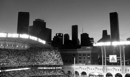 Creative Commons 2.0: Cliff Cooper,https://commons.wikimedia.org/wiki/File:The_Downtown_Houston_Skyline.jpg