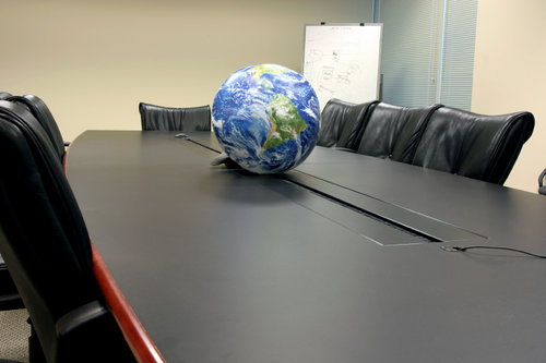 rsz_globeconferencetable