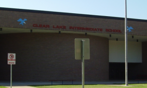Houston-area-top-10-school-districts-highest-graduation-rates